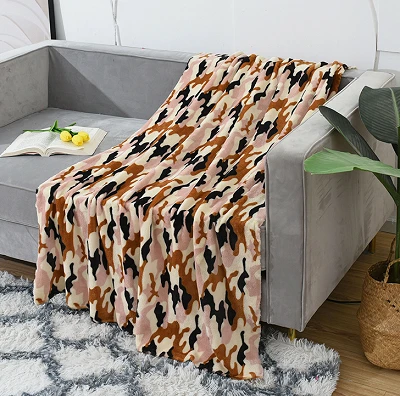 Kamouflage flanelltyg i 100 procent polyester