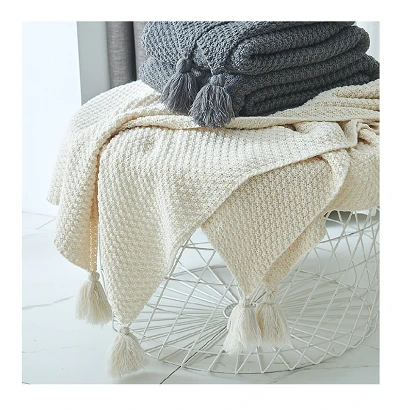 Sticked Throw Filt med tofsar