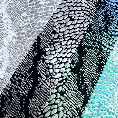 Förgyllande tyg för plagg